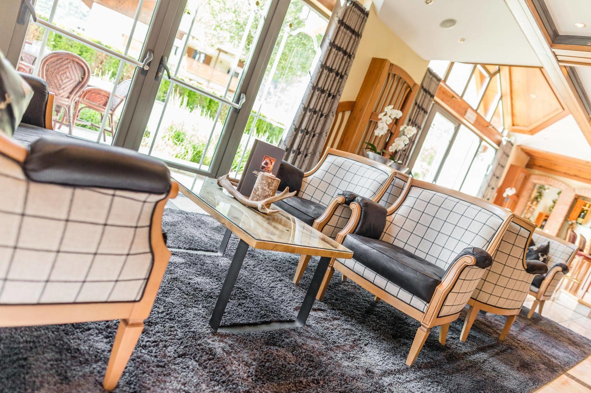 Dolcevita Hotel Jagdhof Laces Bagian luar foto