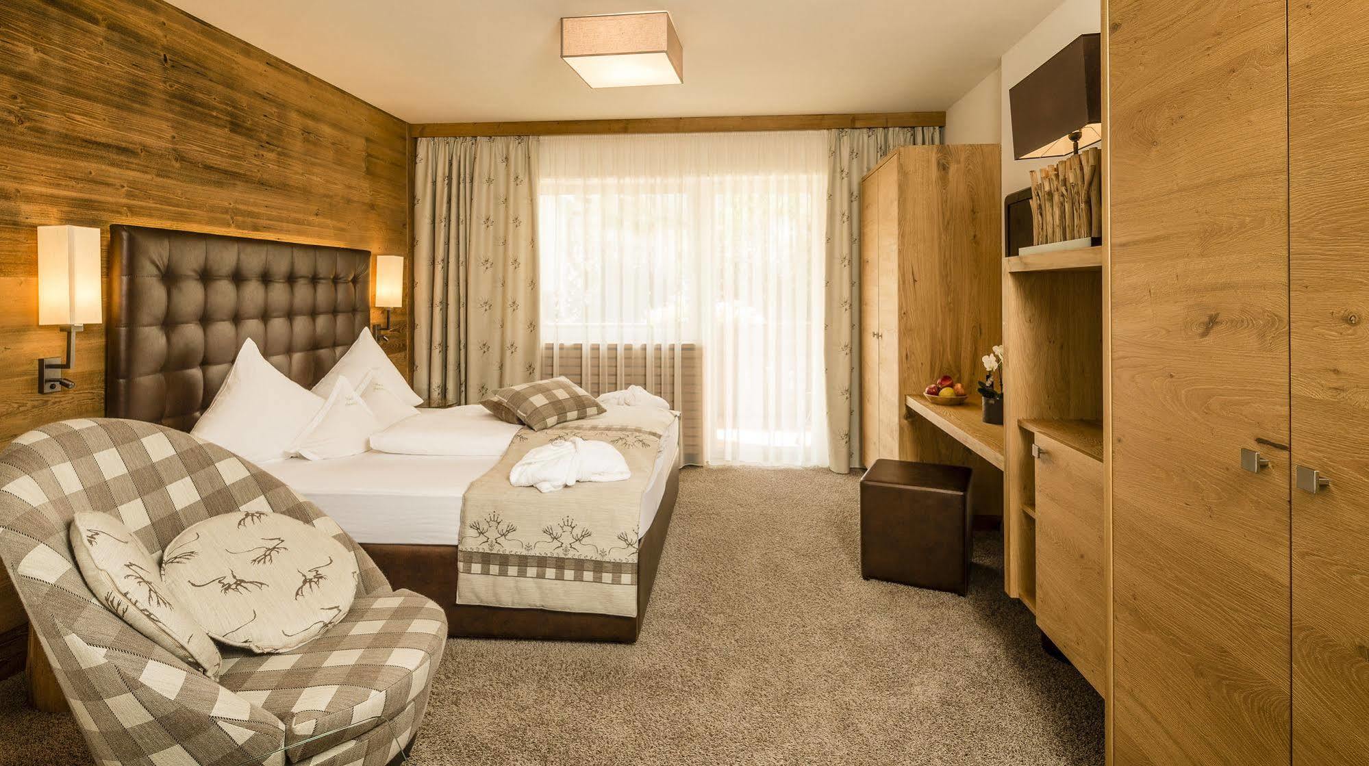 Dolcevita Hotel Jagdhof Laces Bagian luar foto