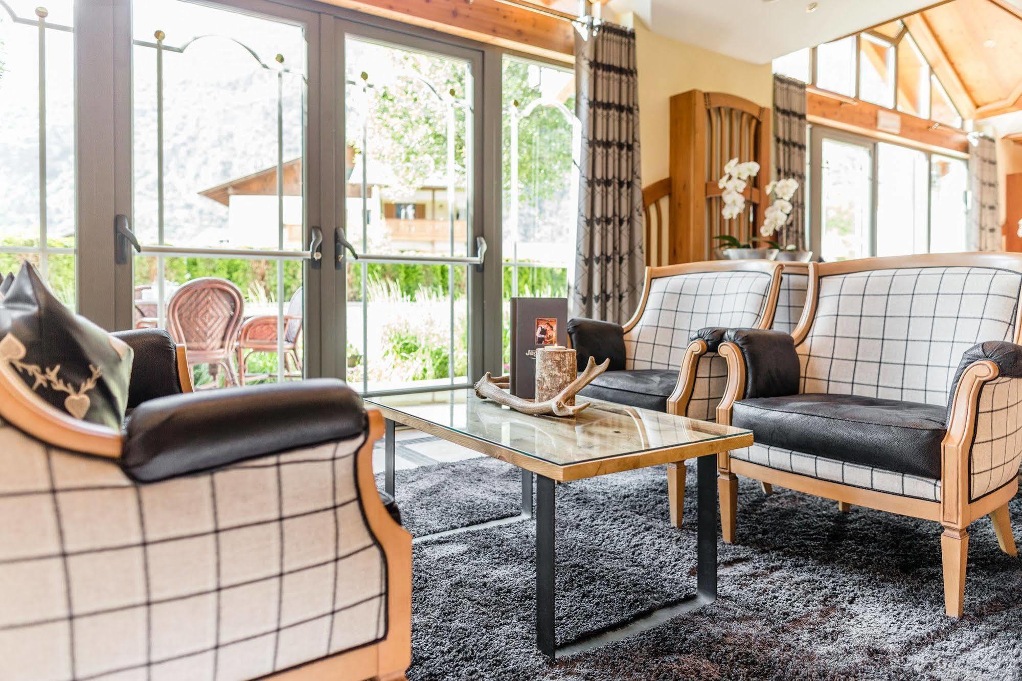 Dolcevita Hotel Jagdhof Laces Bagian luar foto